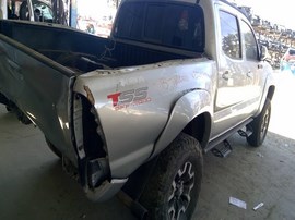 2013 TOYOTA TACOMA, SILVER, PRE-RUNNER MODEL, CREW CAB, 4.0L, AT, 2WD. Z26470